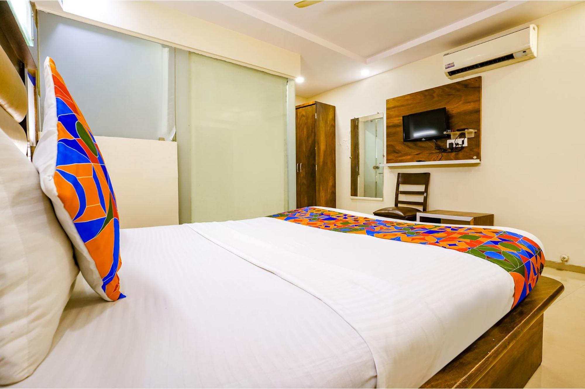 Hotel Naivedhya By Kwality Inn Thane Bagian luar foto