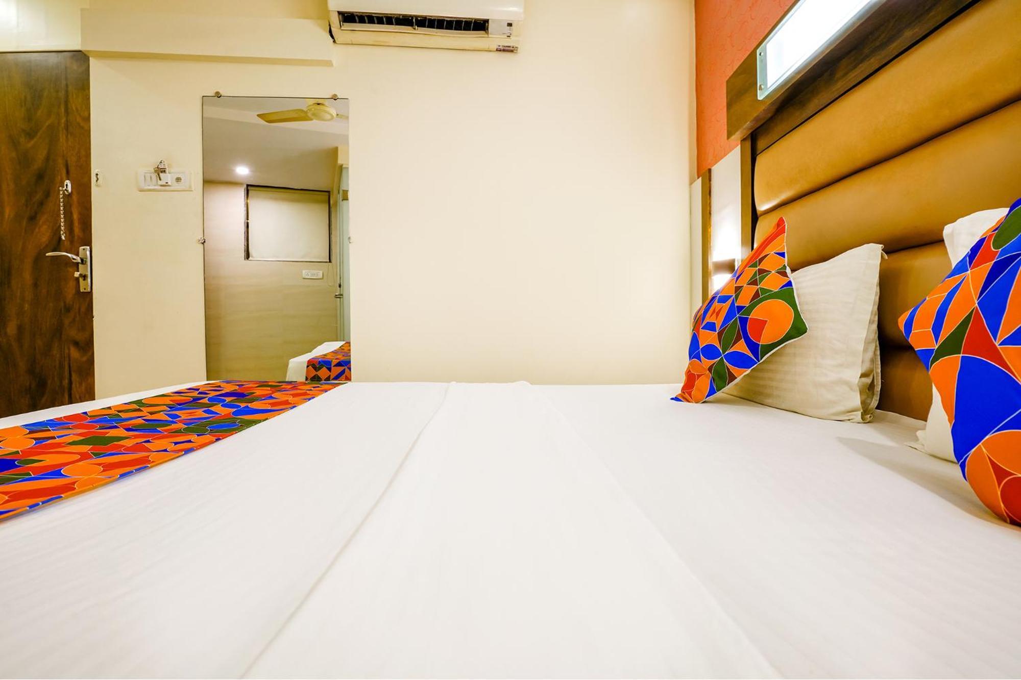 Hotel Naivedhya By Kwality Inn Thane Bagian luar foto