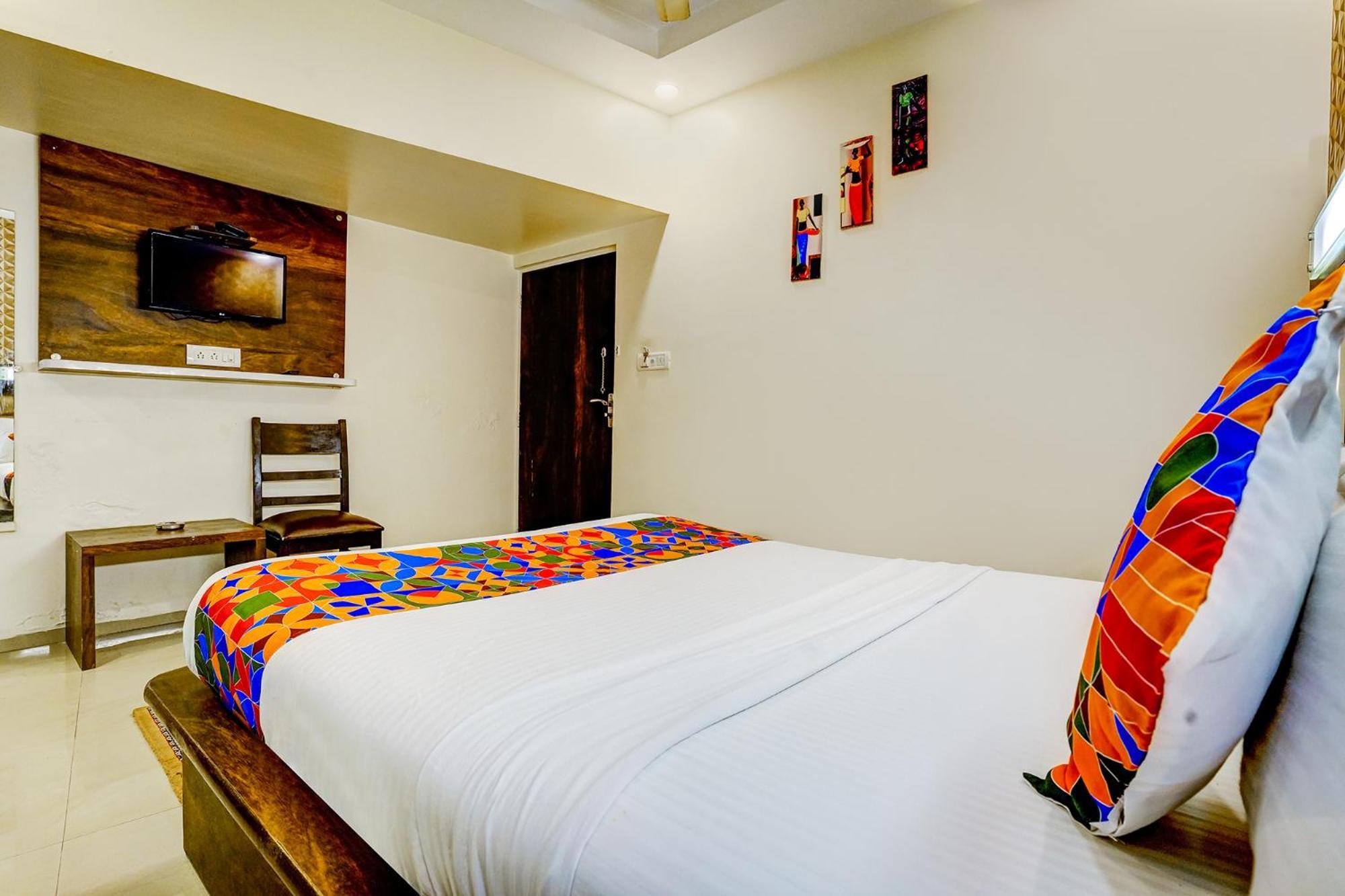 Hotel Naivedhya By Kwality Inn Thane Bagian luar foto