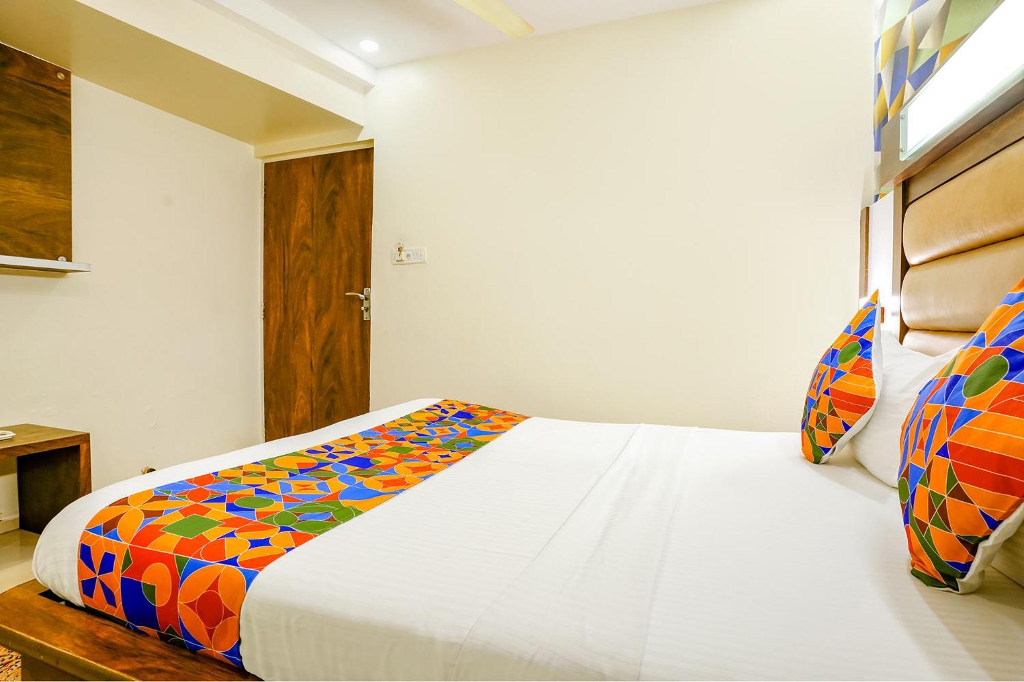 Hotel Naivedhya By Kwality Inn Thane Bagian luar foto