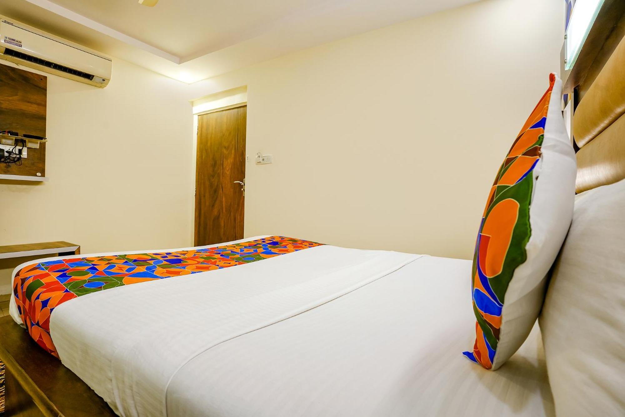 Hotel Naivedhya By Kwality Inn Thane Bagian luar foto