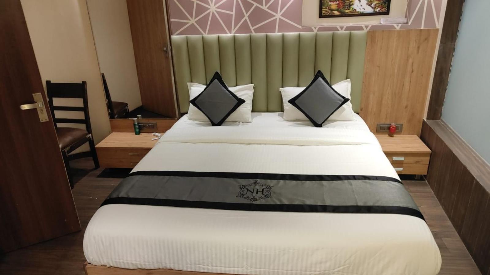 Hotel Naivedhya By Kwality Inn Thane Bagian luar foto