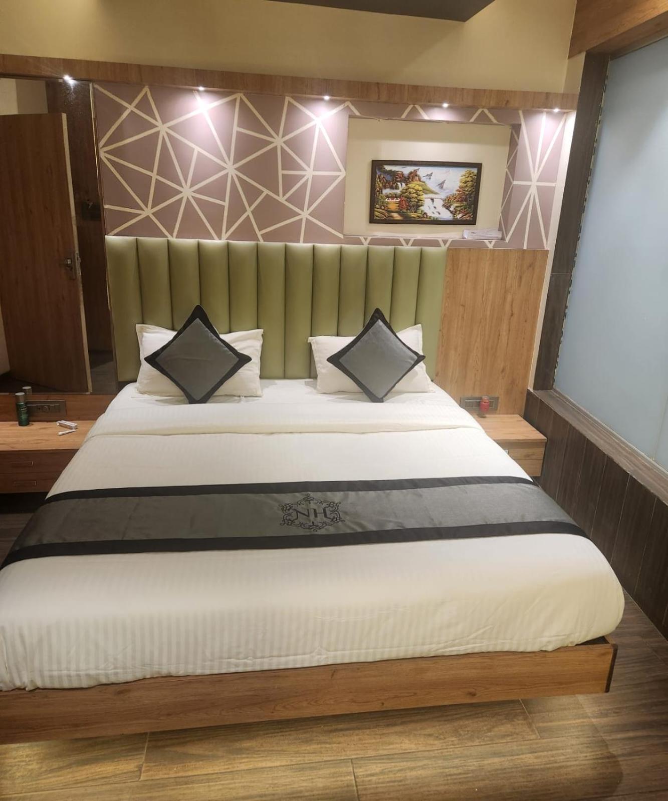 Hotel Naivedhya By Kwality Inn Thane Bagian luar foto