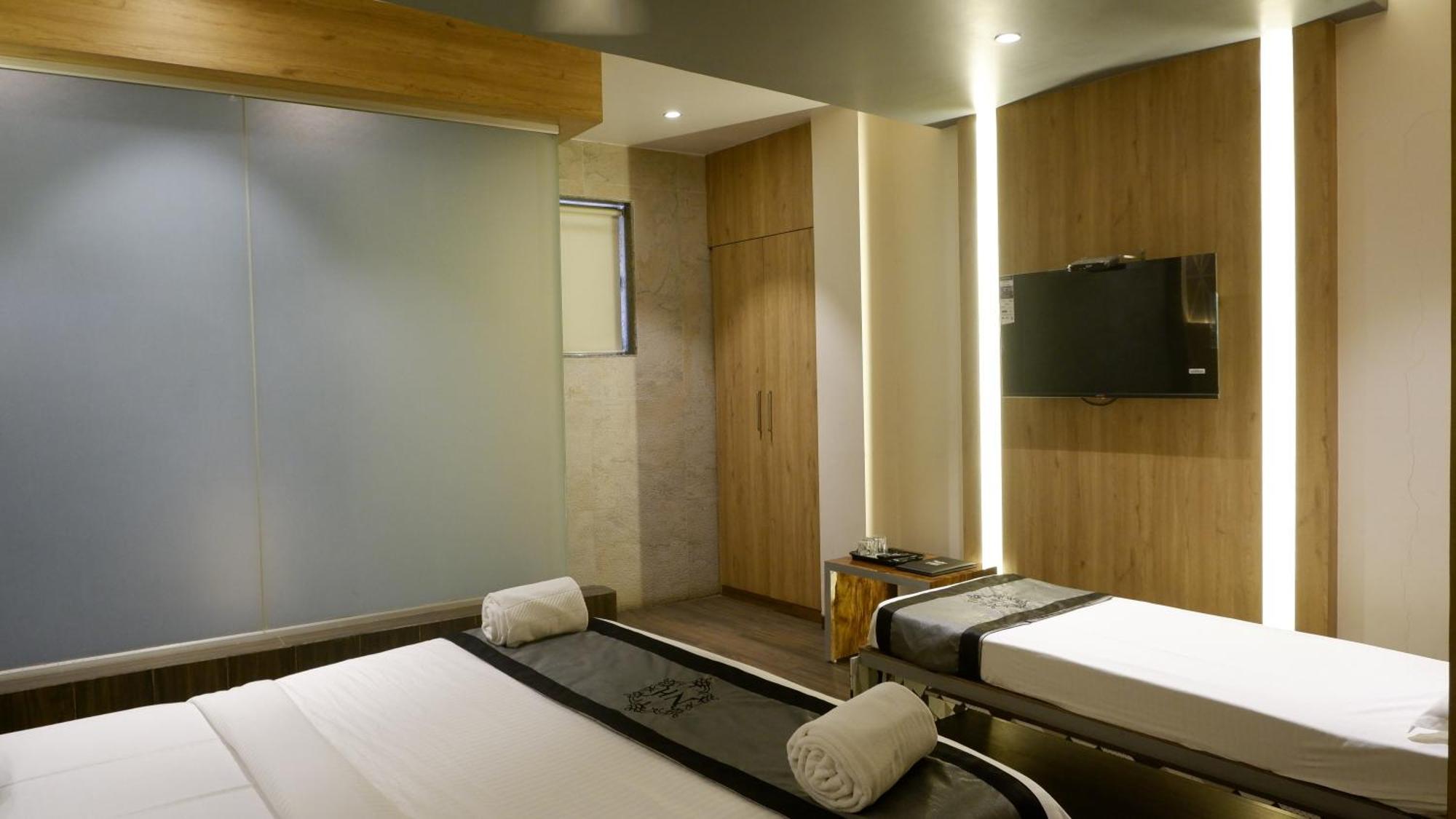Hotel Naivedhya By Kwality Inn Thane Bagian luar foto