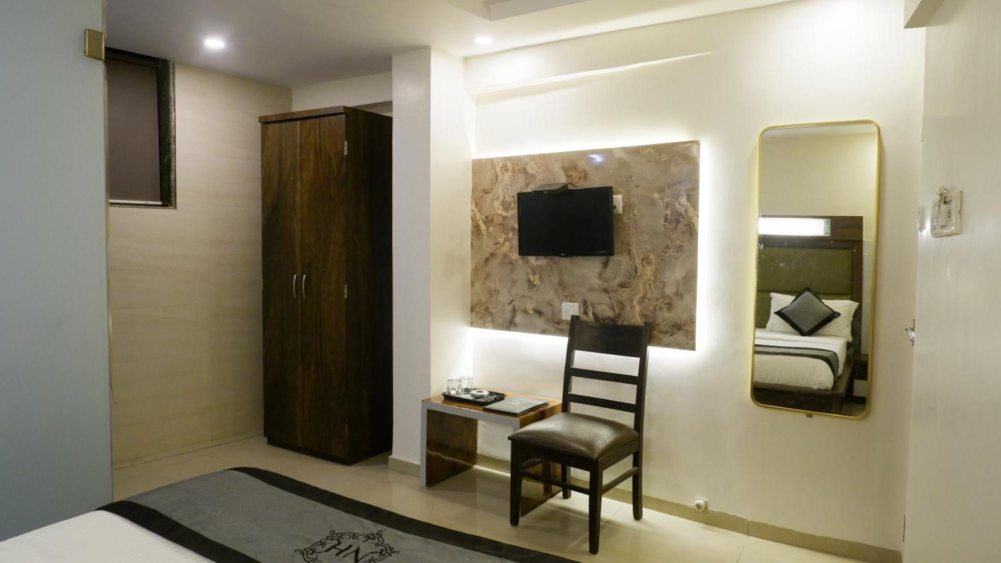 Hotel Naivedhya By Kwality Inn Thane Bagian luar foto