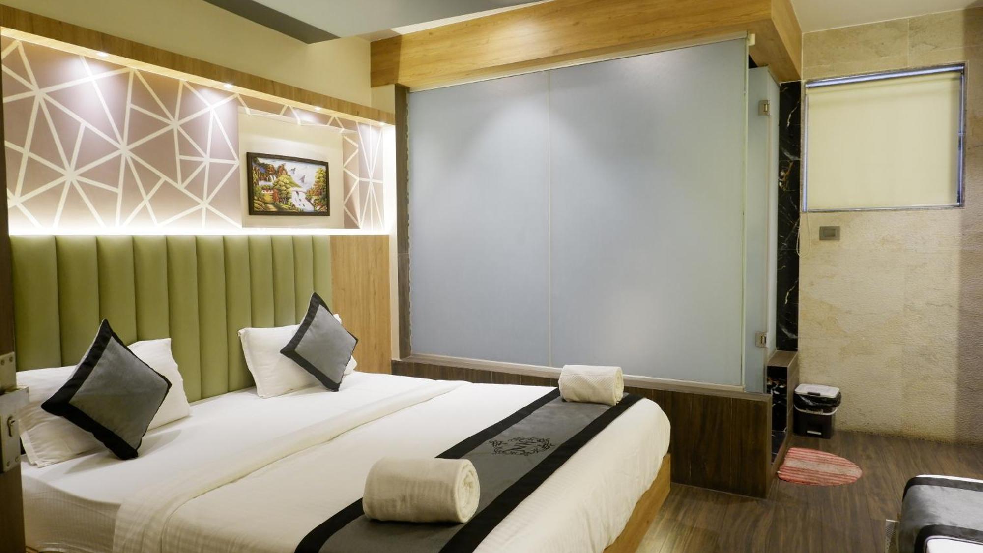 Hotel Naivedhya By Kwality Inn Thane Bagian luar foto